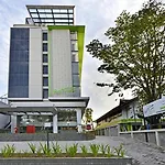 Whiz Prime Hotel Khatib Sulaiman Padang