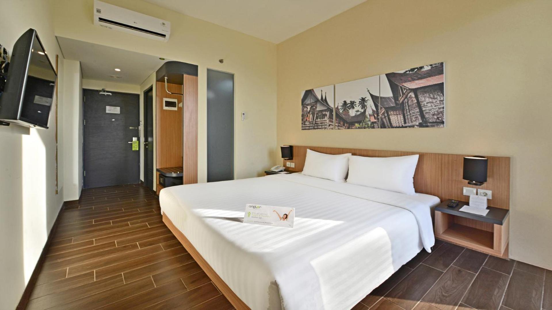 Whiz Prime Khatib Sulaiman Hotel